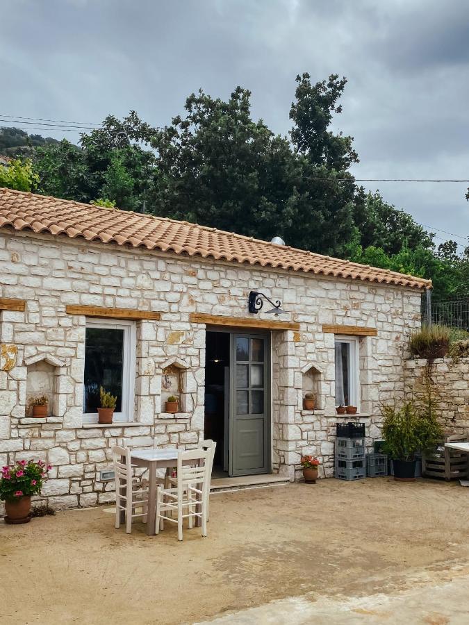 Elea Guesthouse Himare Exterior photo