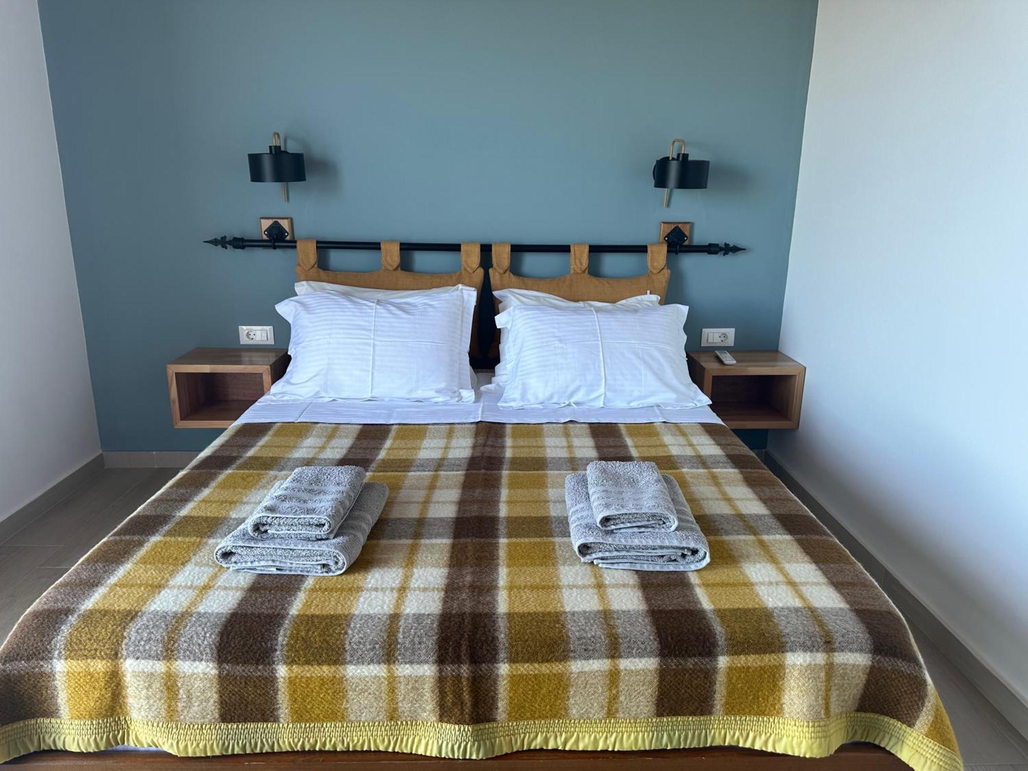 Elea Guesthouse Himare Exterior photo