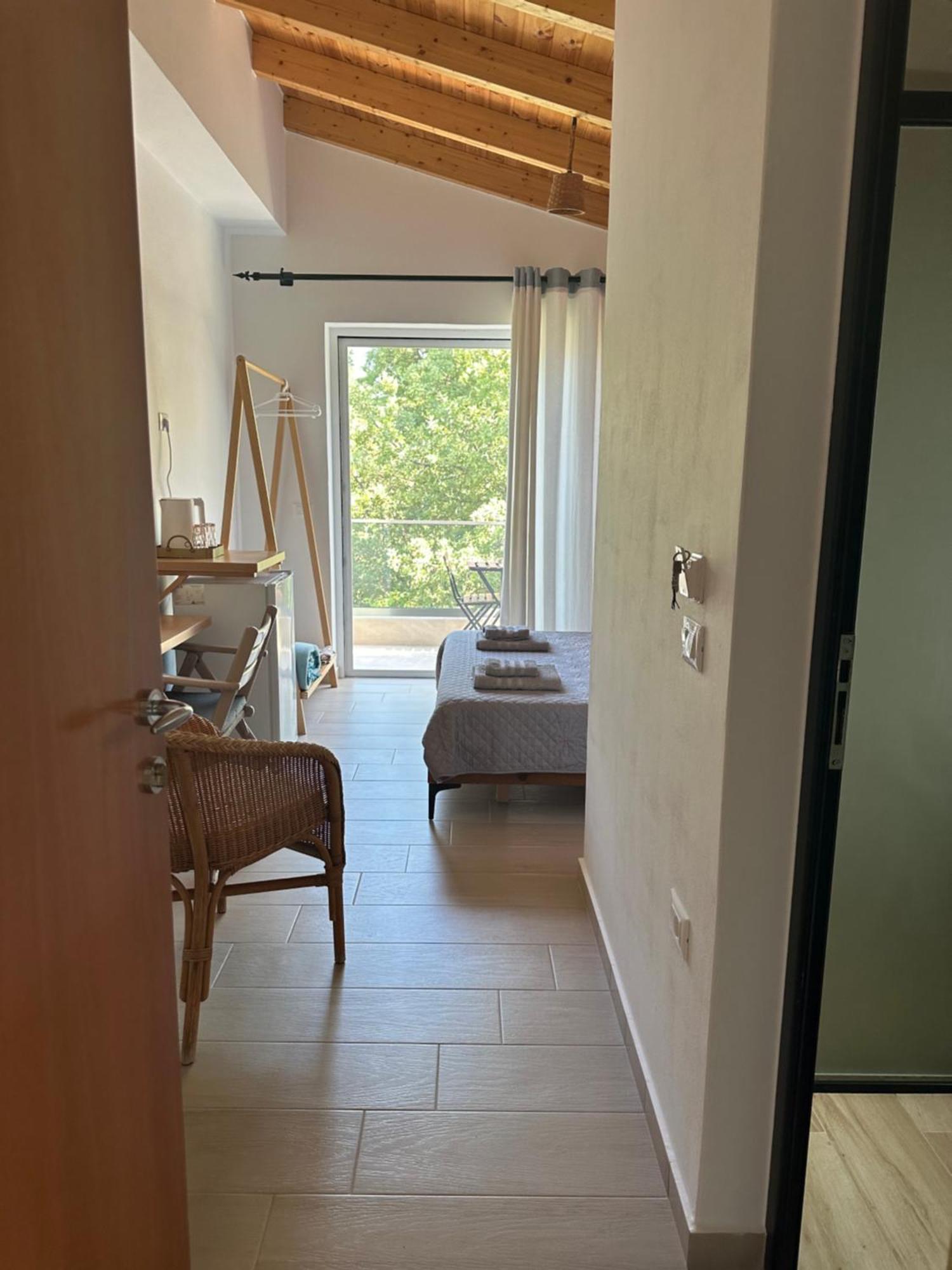 Elea Guesthouse Himare Exterior photo
