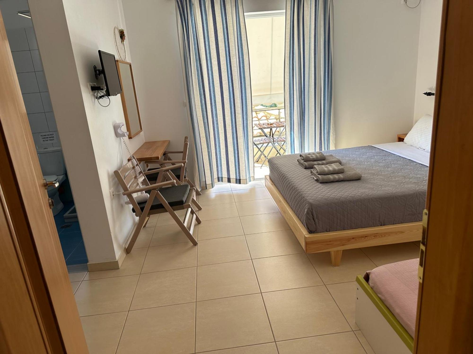 Elea Guesthouse Himare Exterior photo